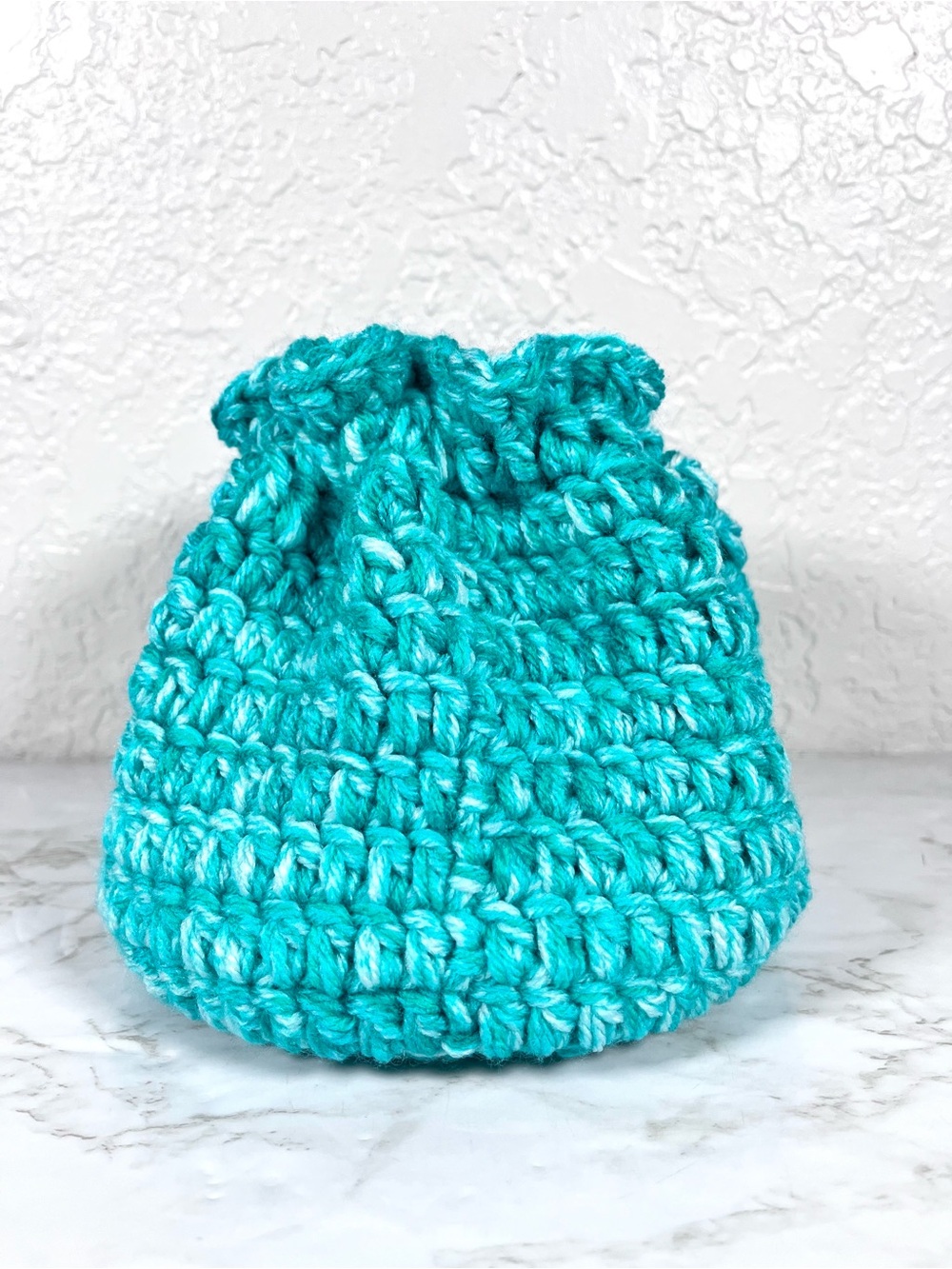 Teal Crochet Drawstring Bag With 2 Matching Scrunchies - Picture 3 of 10